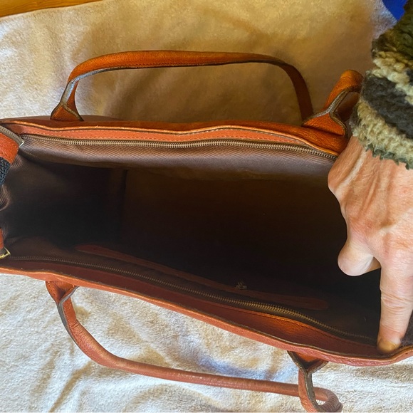 Genuine Leather Pet Carrier Purse (small/15lbs) - Picture 11 of 14